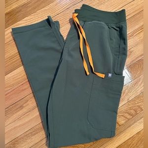 Yola skinny scrub pants